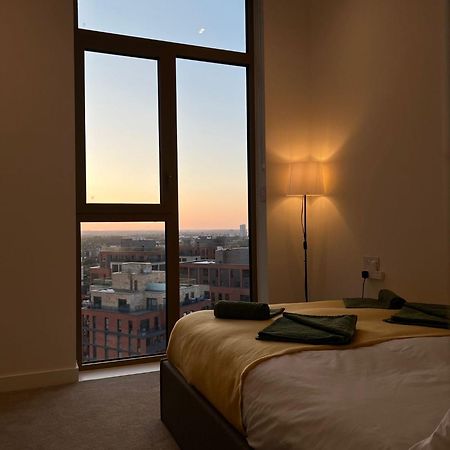 Cozy Room With Private Bathroom In Luxurious Flat لندن المظهر الخارجي الصورة