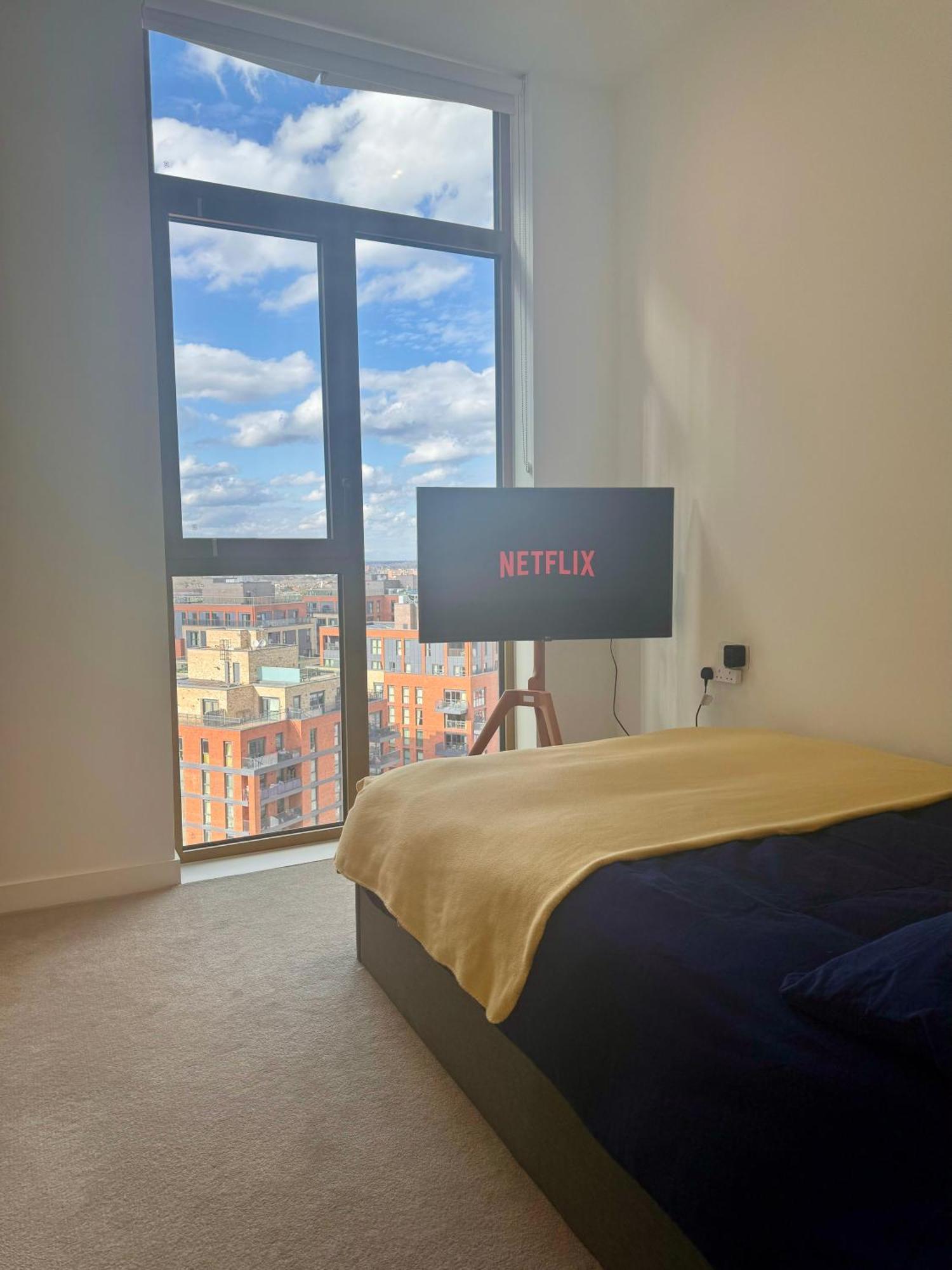 Cozy Room With Private Bathroom In Luxurious Flat لندن المظهر الخارجي الصورة
